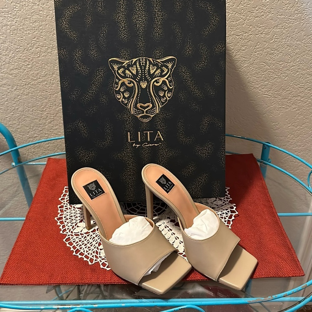 Nwt Luxury Lita By Ciara Solid Square Toe Slide Sandal. Italian Leather.